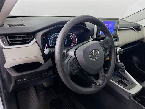 Used 2025 Toyota RAV4 XLE w/ Convenience Package image 10