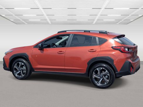 Used 2025 Subaru Crosstrek 2.0i Premium image 3
