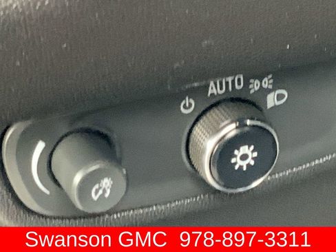 Certified 2023 GMC Terrain SLE w/ Driver Convenience Package AWD/4WD image 18