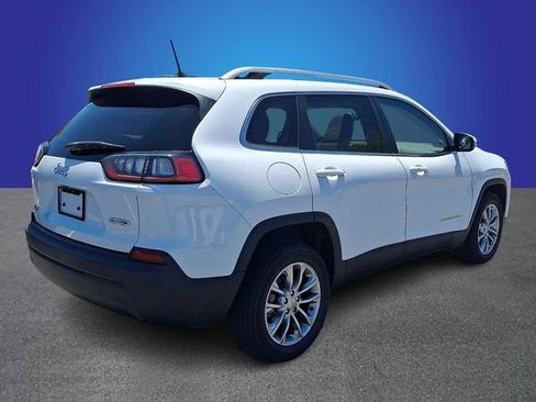 Used 2021 Jeep Cherokee Latitude Plus w/ Sun & Sound Group FWD image 4