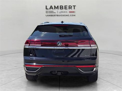 Used 2024 Volkswagen Atlas Cross Sport SE AWD/4WD image 5