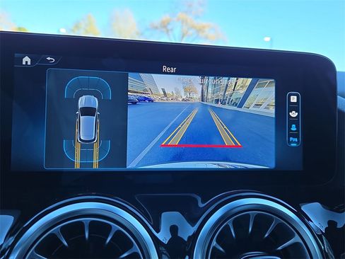 Certified 2025 Mercedes-Benz GLA 250 image 25