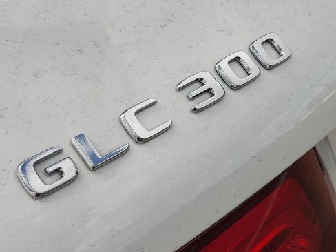Used 2018 Mercedes-Benz GLC 300 image 12