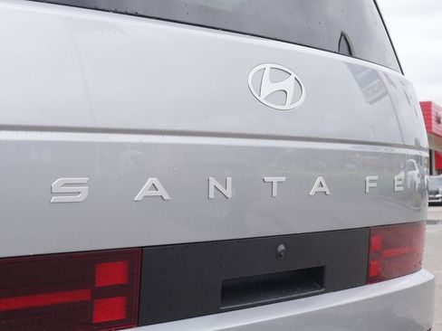 Used 2025 Hyundai Santa Fe SEL FWD image 18