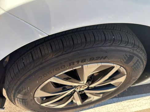 Certified 2025 Volkswagen Jetta S image 8