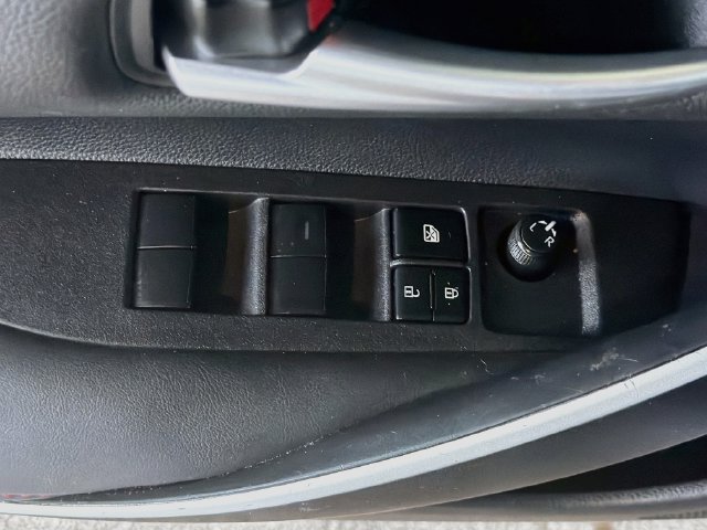 Used 2025 Toyota Corolla SE FWD image 17
