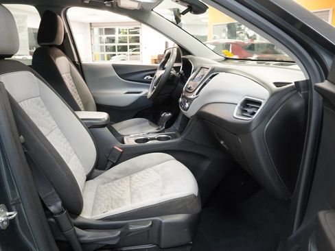 Used 2020 Chevrolet Equinox LS FWD image 35