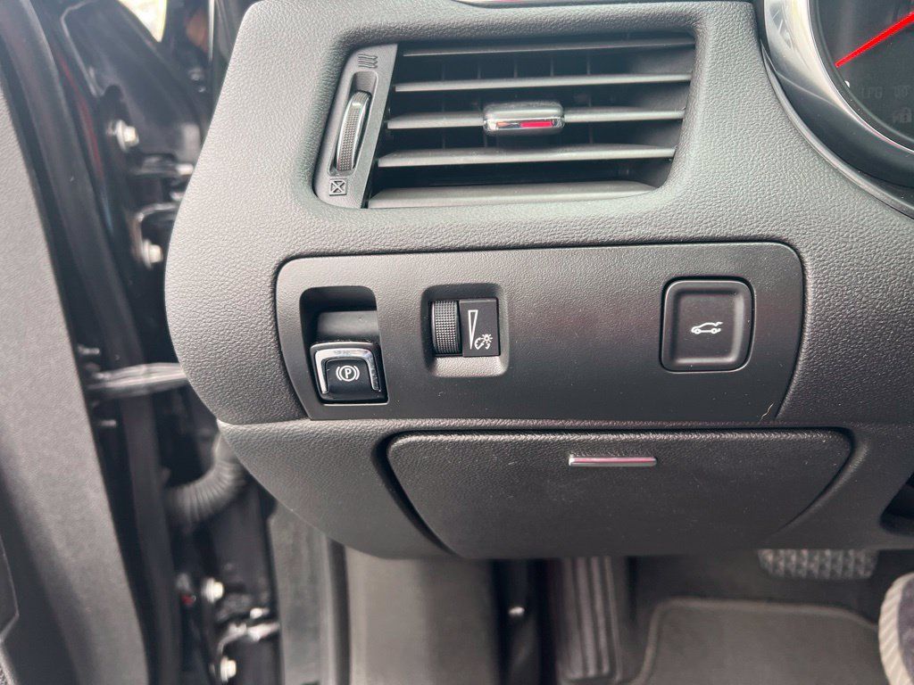 Used 2018 Chevrolet Impala LT FWD image 10