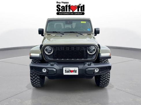 Used 2025 Jeep Gladiator Sport AWD/4WD image 7