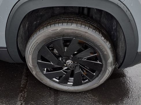 New 2026 Volkswagen Atlas Cross Sport SE image 11