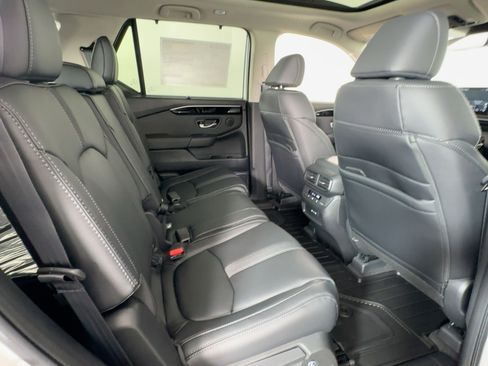 New 2025 Honda Pilot Touring image 30