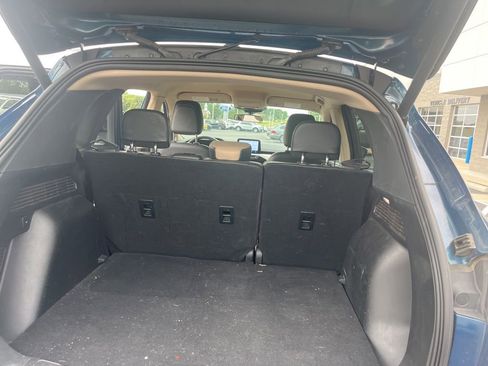 Used 2023 Nissan Sentra SR w/ SR Premium Package image 32