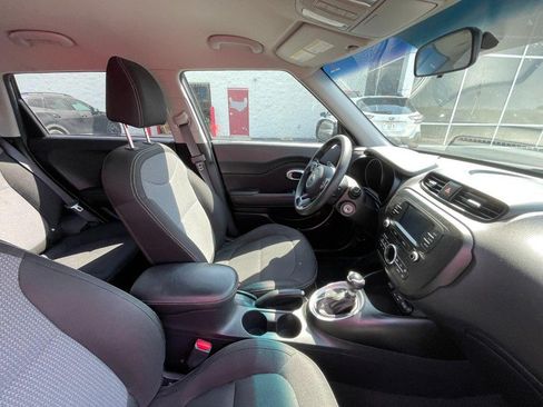 Used 2017 Kia Soul + FWD image 5