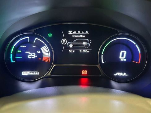 Used 2016 Kia Soul EV + image 12