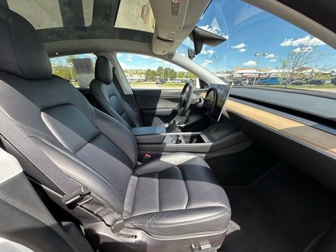 Used 2021 Tesla Model Y Long Range AWD/4WD image 21