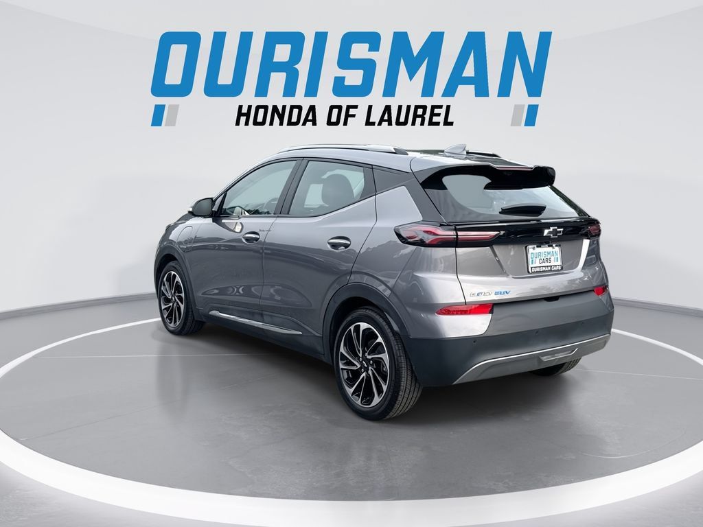 Used 2023 Chevrolet Bolt EUV Premier w/ Sun & Sound Package FWD image 6