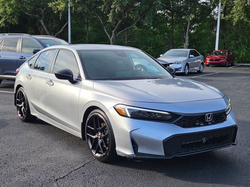 Used 2025 Honda Civic Sport image 3