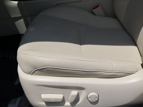 Used 2022 Lexus GX 460 Premium w/ Premium Plus Package AWD/4WD image 16