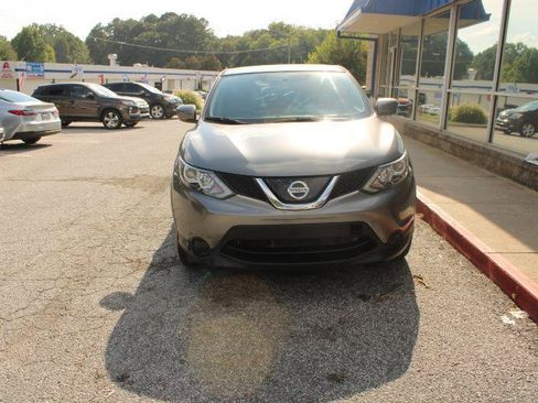 Used 2019 Nissan Rogue Sport S w/ Appearance Package FWD image 2