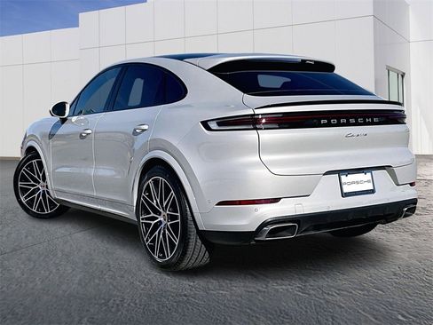 New 2026 Porsche Cayenne image 3