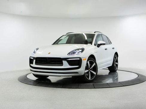 Used 2023 Porsche Macan AWD/4WD image 1
