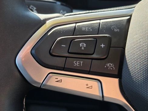 Used 2021 Volkswagen Atlas SEL Premium image 34