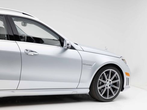 Used 2012 Mercedes-Benz E 63 AMG Wagon image 31