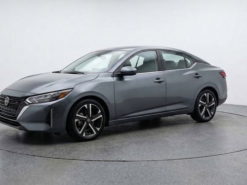 Used 2025 Nissan Sentra SV FWD image 3
