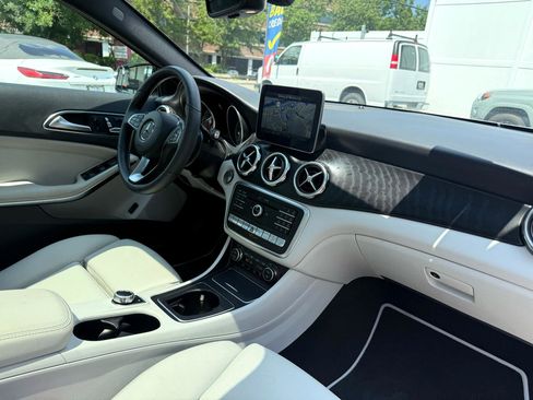 Used 2019 Mercedes-Benz GLA 250 4MATIC image 30