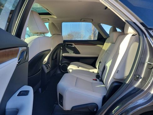 Used 2022 Lexus RX 350L Premium w/ Premium Package image 12