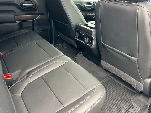 Used 2020 GMC Sierra 2500 SLT w/ Technology Package image 19