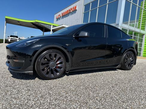 Used 2021 Tesla Model Y Performance image 2
