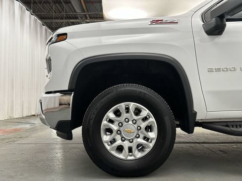 Used 2024 Chevrolet Silverado 2500 LTZ w/ LTZ Premium Package AWD/4WD image 20