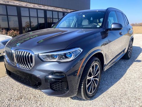 Used 2022 BMW X5 xDrive40i w/ M Sport Package AWD/4WD image 2