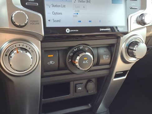 Used 2021 Toyota 4Runner SR5 Premium w/ Moonroof Package RWD image 21