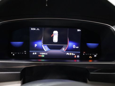 Used 2022 Volkswagen Tiguan SE image 39