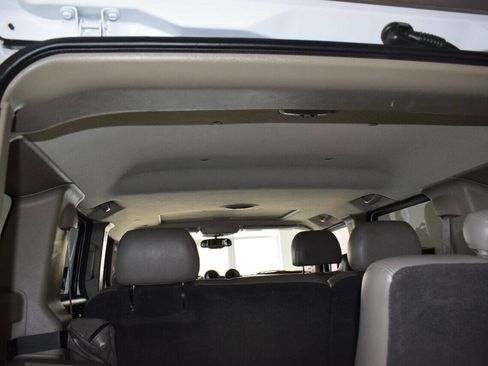 Used 2003 HUMMER H2 w/ Preferred Equipment Group image 28