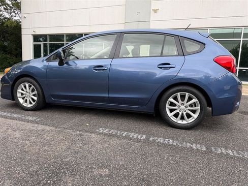 Used 2013 Subaru Impreza 2.0i Premium w/ All-Weather Pkg AWD/4WD image 8