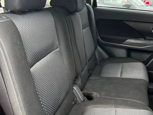 Used 2016 Mitsubishi Outlander SE AWD/4WD image 17
