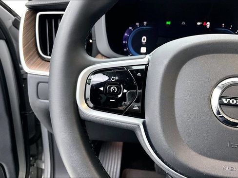 Used 2023 Volvo XC60 B5 Ultimate w/ Climate Package FWD image 26