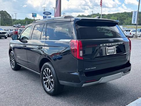 Used 2025 Ford Expedition Platinum AWD/4WD image 2