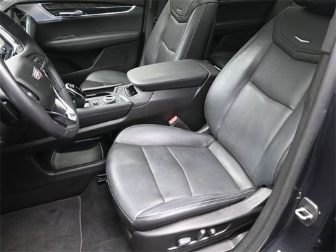 Used 2023 Cadillac XT6 Premium Luxury image 18