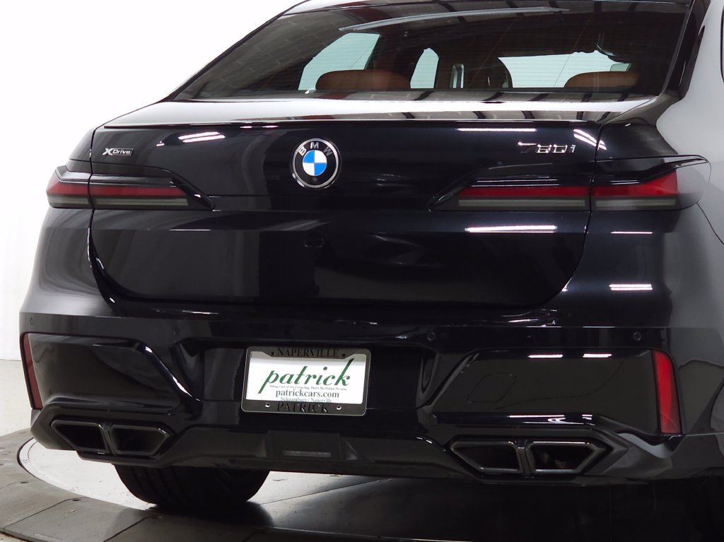 Used 2023 BMW 760i xDrive AWD/4WD image 7