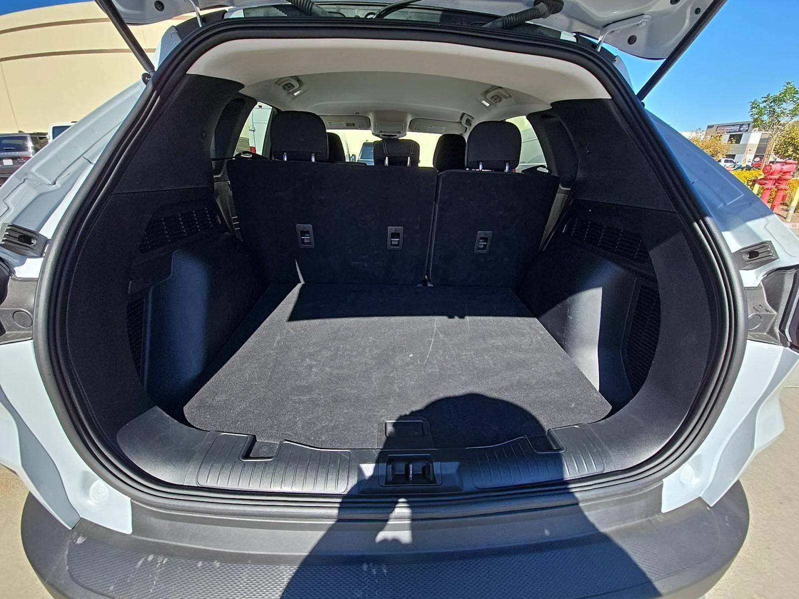 Used 2025 Ford Escape Active AWD/4WD image 11