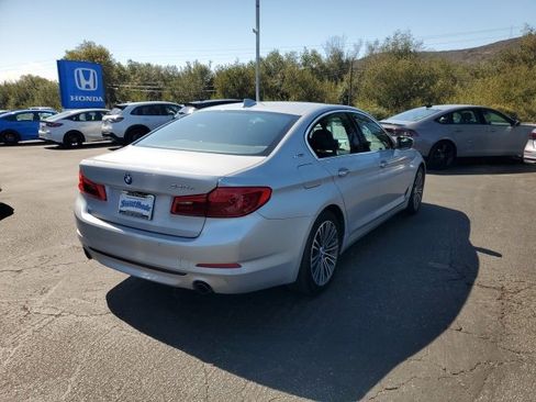 Used 2018 BMW 530e w/ Premium Package 2 image 10