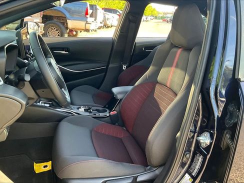 Used 2025 Toyota Corolla SE image 8