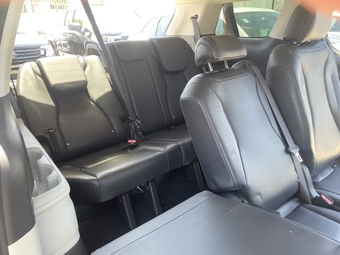 Used 2024 Kia Carnival LX FWD image 20