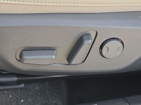 New 2026 Kia Niro EX FWD image 18