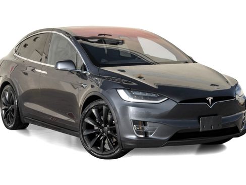 Used 2018 Tesla Model X 75D image 6