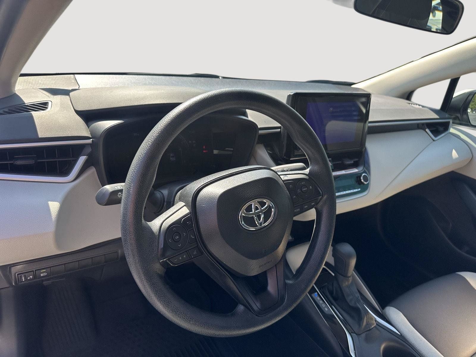 Used 2026 Toyota Corolla LE FWD image 52